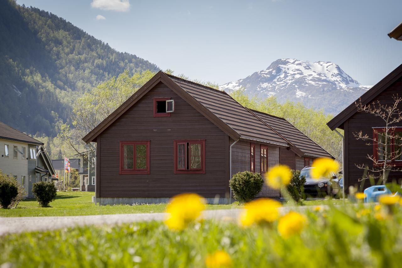 Forde Gjestehus Og Camping エクステリア 写真
