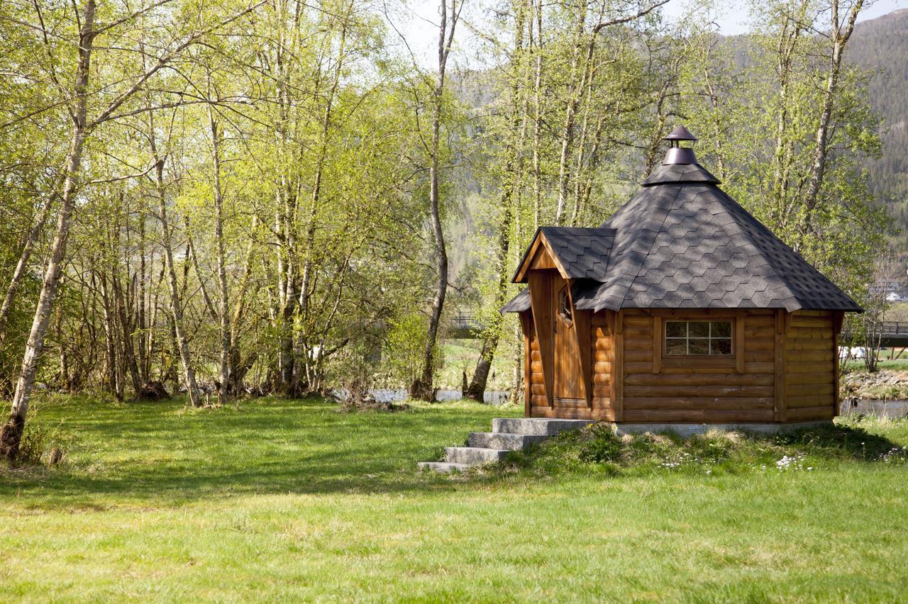 Forde Gjestehus Og Camping エクステリア 写真
