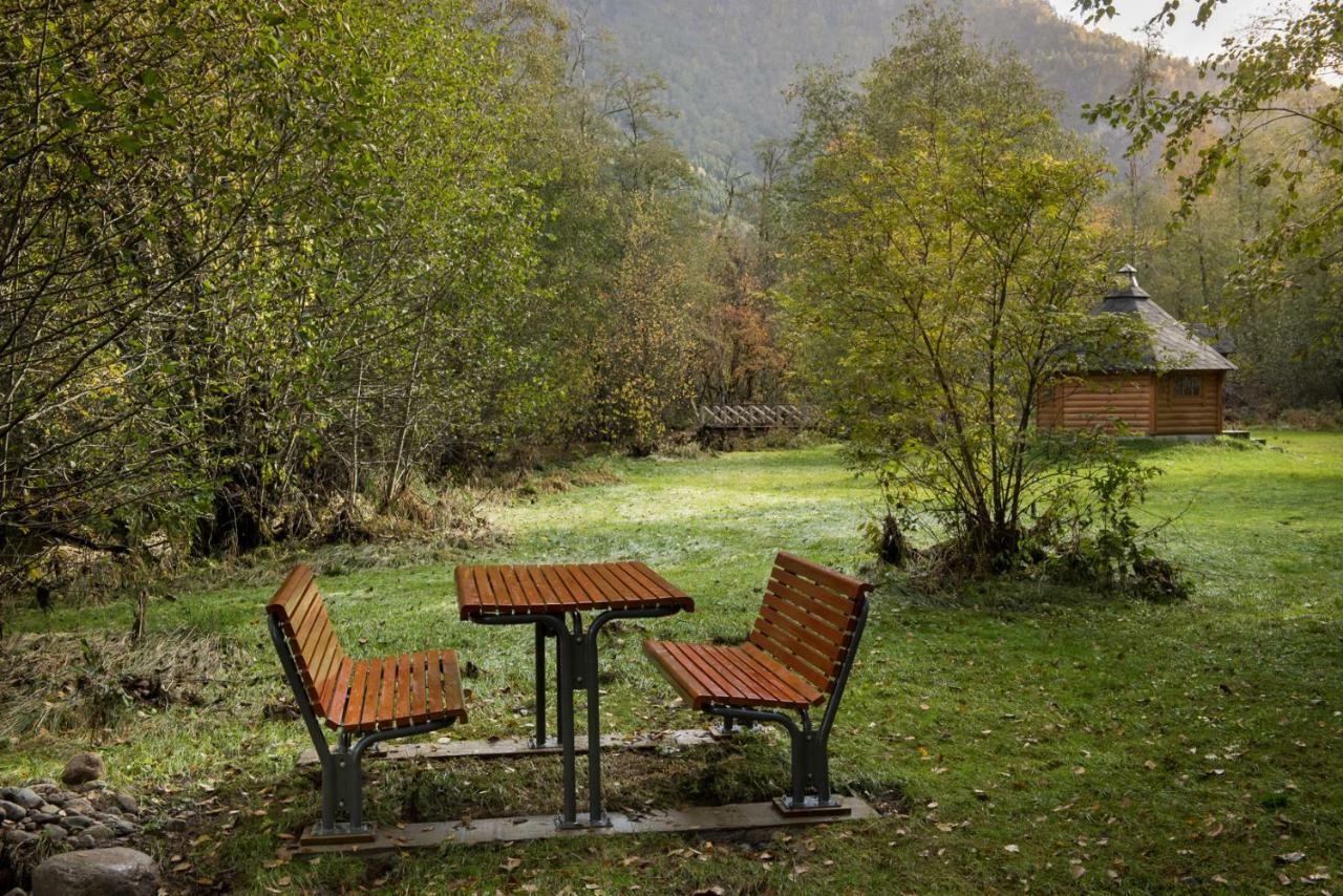 Forde Gjestehus Og Camping エクステリア 写真